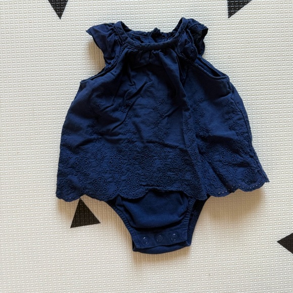 Caters|Baby girl navy sleeveless romper onesie with lace eyelet detail,3 months• - Picture 5 of 5